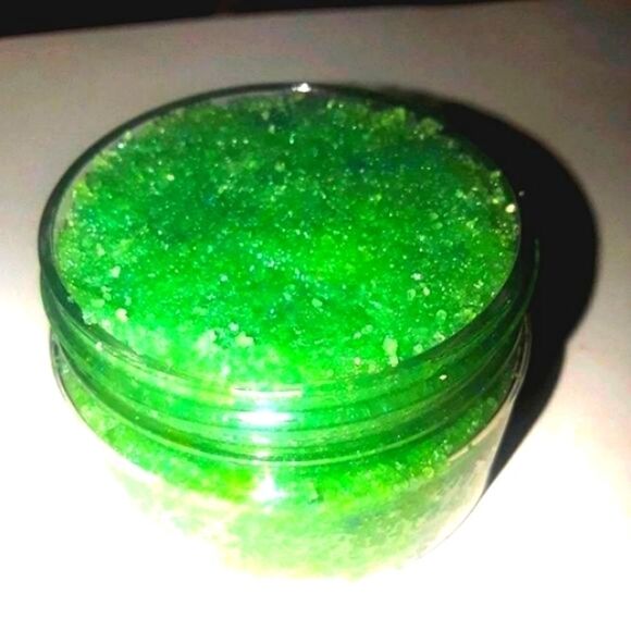 Hand CRAFTED GLAMOUR GRINCH- EMULSIFYING SUGAR SCRUB - Picture 1 of 8
